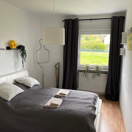 Me Homes - Grosse Moderne Designer-Wohnung Fuer Urlaub Und Business - Mit Kueche, Buero, Balkon Und 2 Parkplaetzen Bayreuth Eksteriør bilde