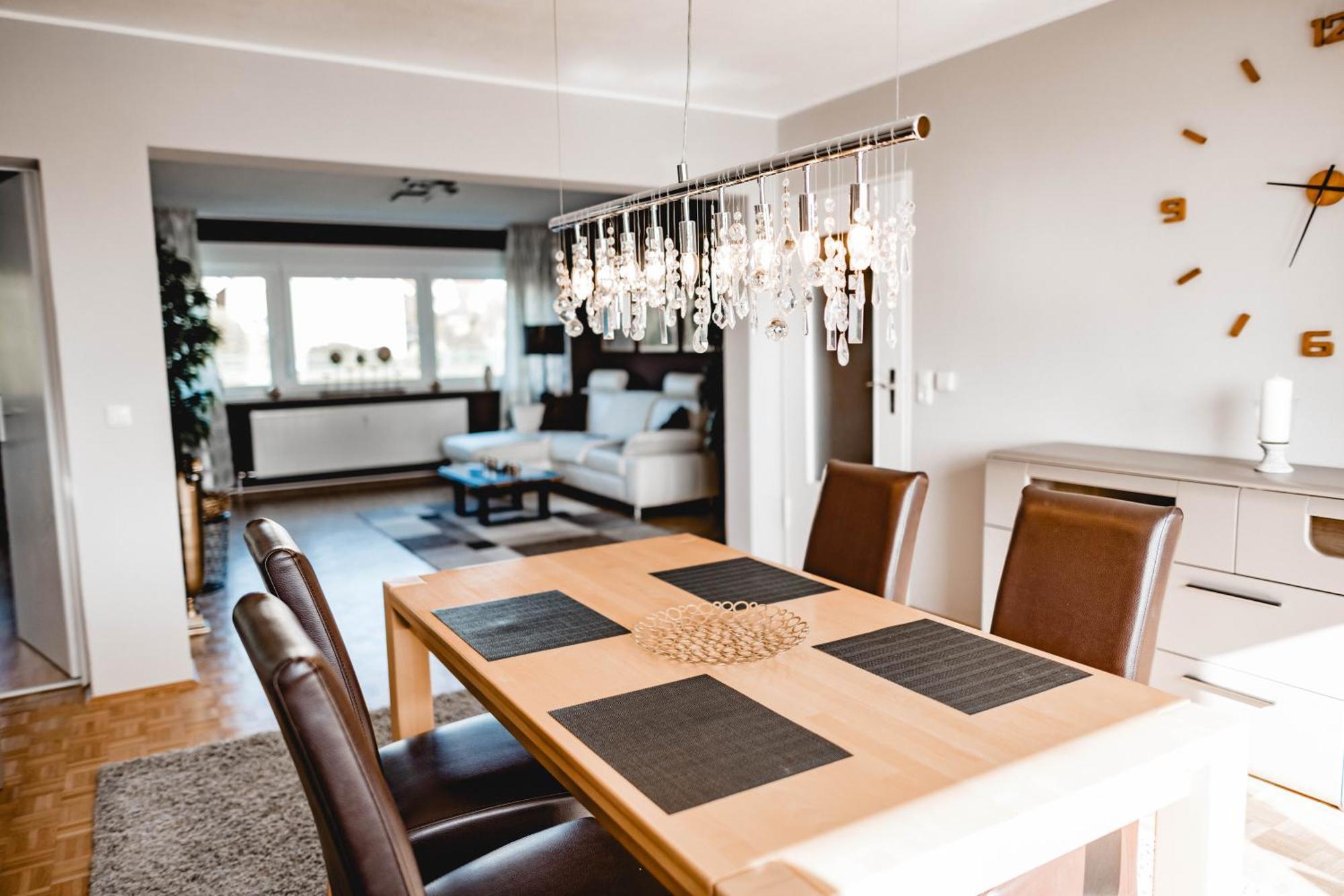 Me Homes - Grosse Moderne Designer-Wohnung Fuer Urlaub Und Business - Mit Kueche, Buero, Balkon Und 2 Parkplaetzen Bayreuth Eksteriør bilde