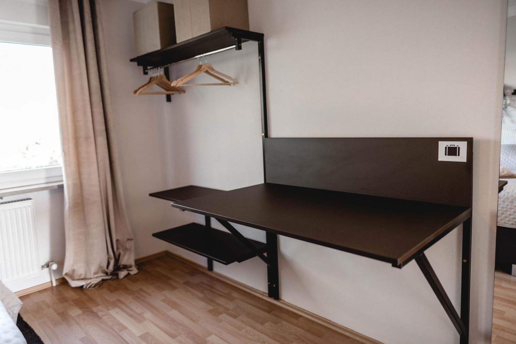 Me Homes - Grosse Moderne Designer-Wohnung Fuer Urlaub Und Business - Mit Kueche, Buero, Balkon Und 2 Parkplaetzen Bayreuth Eksteriør bilde