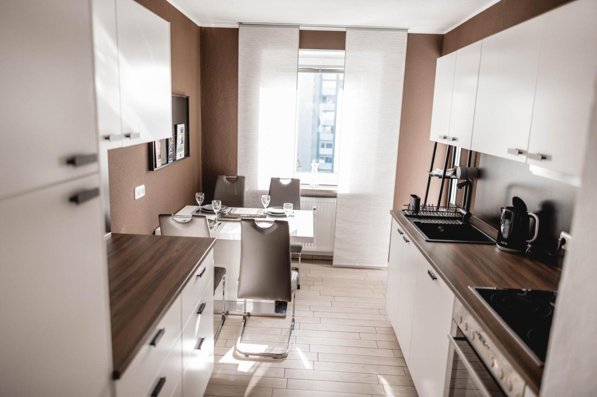 Me Homes - Grosse Moderne Designer-Wohnung Fuer Urlaub Und Business - Mit Kueche, Buero, Balkon Und 2 Parkplaetzen Bayreuth Eksteriør bilde